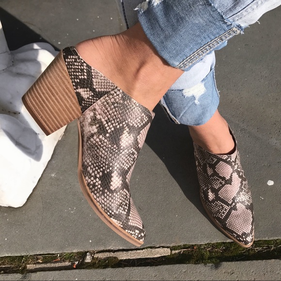 🆕DOLCE VITA ROYA MULES IN SNEAKE! - Picture 3 of 8